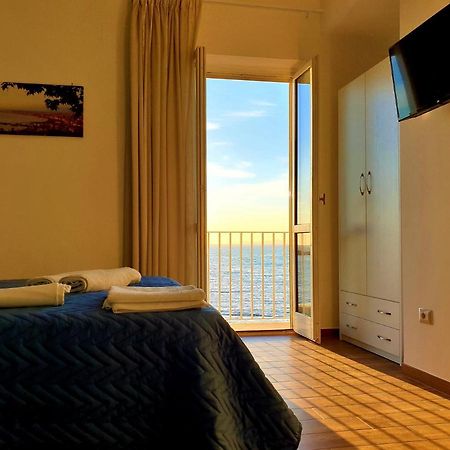 Il Veliero Bed & Breakfast กาสเตลลัมมาเร ดิ สตาเบีย ภายนอก รูปภาพ