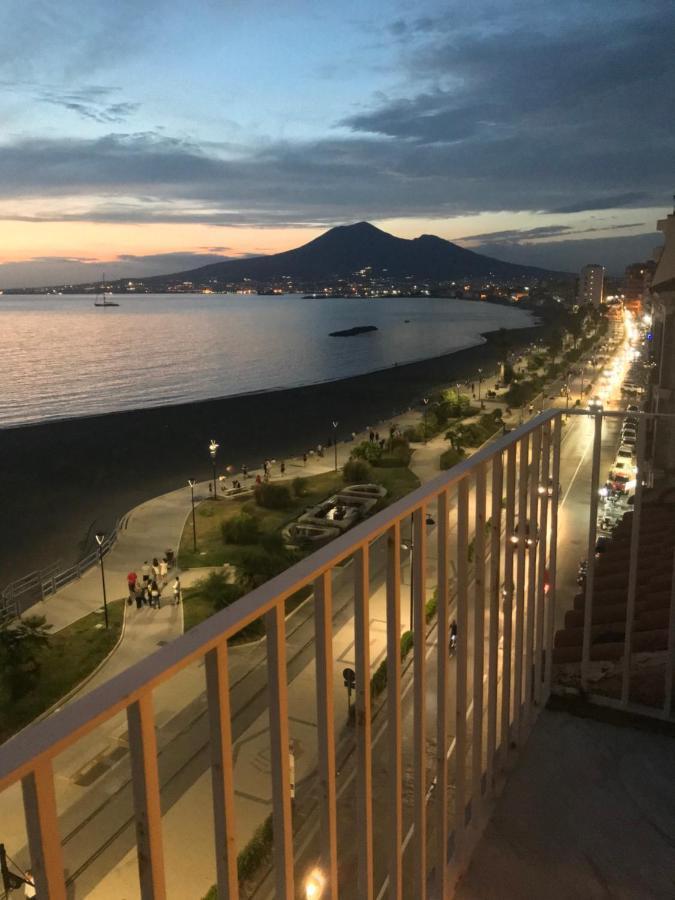 Il Veliero Bed & Breakfast กาสเตลลัมมาเร ดิ สตาเบีย ภายนอก รูปภาพ